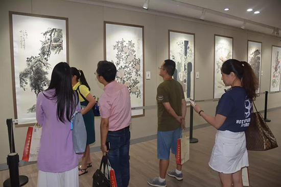 “通威杯首届‘笔墨精神’中国画网络大赛”颁奖典礼暨获奖作品展在四川中国书画美术馆开幕